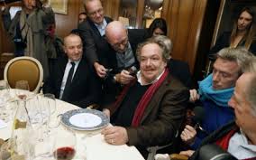 Pour les articles homonymes, voir énard. Le Prix Goncourt A Mathias Enard Pour Boussole