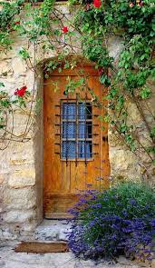 Vaison La Romaine Vaucluse France Mit Bildern Fenster Und Turen Alte Turen Vintage Fenster