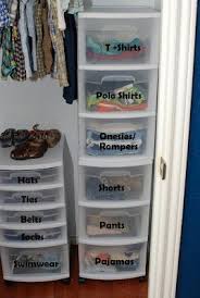 You'll be able to maximize space on the existing shelves while making sure baby's clothes are nicely organized and without stacks falling over each other. Organizing Kids Clothes No Dresser Required Rangement Vetements Bebe Organiser Les Vetements De Bebe Organisation De Chambre