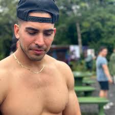 Armando Olmeda's Instagram, Twitter & Facebook