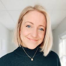 ashton june (they/them) (@ellie_vh)