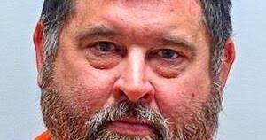 Florida man posts bond