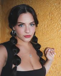 Valerie Lepelch - Free pics, galleries & more at Babepedia