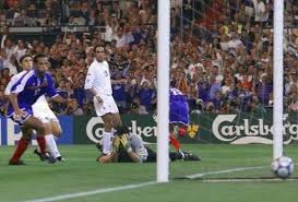Hơn cả một giấc mơ. Vao Ngay Nay Chung Káº¿t Euro 2000 Ban Tháº¯ng Vang Cá»§a David Trezeguet