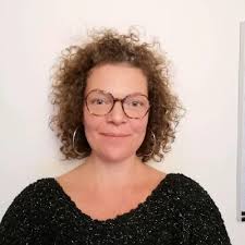 J'ai le plaisir de vous annoncer que j'occupe désormais le poste de…