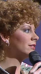 Let's have a little chat! What advice would I give to young artists? #...