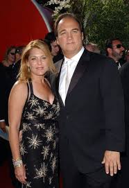 Jennifer sloan is known for her work on retroactive (1997), gang related (1997) and star wars: James Belushi And Jennifer Sloan Famousfix Com Post