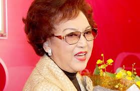 Lee heung kam (born in 13 january 1932 in shunde, guangdong, china) is a veteran cantonese opera and tvb actress in hong kong. Lee Heung Kam Winds Up In A Wheelchair Jaynestars Com