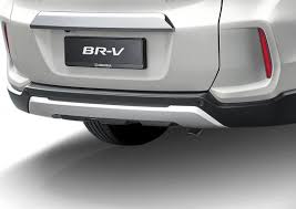 Di dalam kereta api, bahagian di dalam selalunya mempunyai banyak tempat kosong berbanding kawasan berdekatan pintu. Ini Kereta Crossover 7 Tempat Duduk Dengan Harga Jualan Bawah Rm 100k