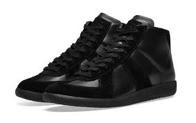 Discover replica, the exclusive collection of men's sneakers by maison margiela: Bet On Black Maison Margiela 22 Replica High Tonal Sneaker Shoeography