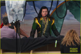 Matt damon podczas światowej premiery filmu marsjanin na mff w toronto (2015) imię i nazwisko matthew paige damon data i miejsce urodzenia 8 października 1970 cambridge, usa: Tom Hiddleston Reacts To Recent Photos Of Matt Damon As Fake Loki Photo 4565580 Loki Matt Damon Thor Tom Hiddleston Pictures Just Jared