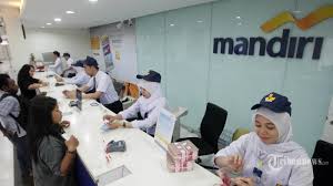 Bank mandiri melakukan penawaran saham perdana pada 14 juli 2003 sebesar 20% atau ekuivalen dengan 4 miliar lembar saham. Kredit Bank Mandiri Tumbuh 10 7 Persen Tribunnews Com Mobile