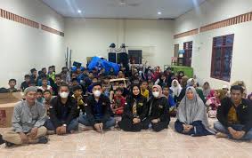 Ketua panitia pelaksanaan santunan anak yatim. Fotopanitia Santunan Anak Yatim Tradisi Usap Kepala Anak Yatim Berjalan Penuh Haru Biru Kampung Penclut Rt 01 Rw 03 Desa Sirnagalih Kec Ladyofivory