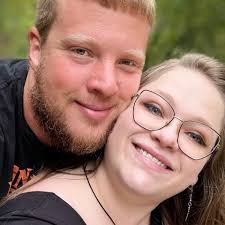 What's everyone running for tires ? Doing a roughly 8-9 inch lift and  definitely need bigger tires lol. Was thinking 37s or 40s but want to hear  what other people are running. (