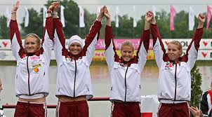 Danuta kozak wins gold for hungary in the women's kayak single 500m final at rio 2016. Tizenhat Eves Atkot Torhet Meg A Magyar Noi Kajaknegyes Pekingben