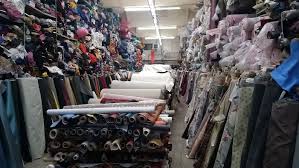 Reunim în showroom peste 30 de colecţii. Super PreÈuri Pentru Materiale De TapiÈerie De La Stofe ImitaÈie BlanÄ La Piele NaturalÄ Le Am GÄsit Intr Un Depozit Din BucureÈti Adela Parvu Interior Design Blogger