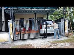 Pertanyaan berikutnya sesuai judul tulisan ini adalah bagaimana jika anda memiliki 2 mobil atau lebih, apalagi kalau keduanya berjenis berbeda. Pintu Pagar Sliding 17 Jaya Youtube