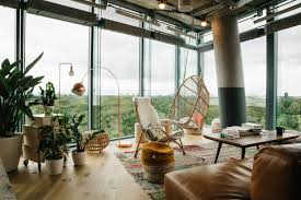 They have common areas, private meeting booths, and private offices (depending on. What Can Airline Lounges Learn From Coworking Spaces Runway Girlrunway Girl