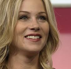 1 day ago · christina applegate reveals she has multiple sclerosis. Prominente Schauspielerin Christina Applegate Hat Brustkrebs Welt