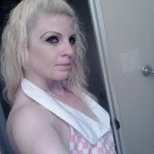 Lola Lutz's Instagram, Twitter & Facebook