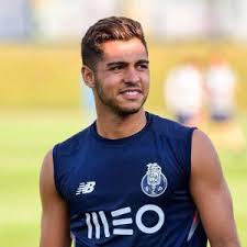 Check out his latest detailed stats including goals, assists, strengths & weaknesses and match ratings. Fc Porto Empresta Rafa Soares Ao Fulham Visao De Mercado