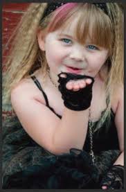 Community rallies to keep Kira smiling