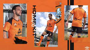 The 2020/21 home kit, in the iconic brisbane orange, mimics the design from the memorable 2010/11 campaign. Brisbane Roar 2020 21 Heimtrikot