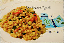 Semola di solitamente, la fregola viene impiegata per cucinare saporiti primi piatti, accompagnata da pesce o verdure. Fregola Con Verdure Ricetta Della Sardegna Una Riccia Ai Fornelli