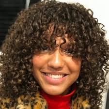 He has naturally curly hair which cascades down his shoulders beautifully, making us understand why he was cast in all those period dramas. 65 Medium Length Curly Hairstyles Every Passer By Will Stare At