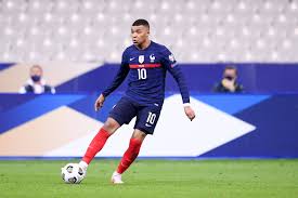 He's a hard worker and those people always progress. Video He S A Very Very Good Player Real Madrid S Karim Benzema Comments On Playing With Psg S Kylian Mbappe Psg Talk