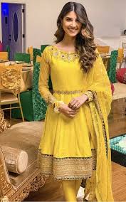 Mayun Outfit Inspo For Brides Sister Cousin Function Dresses Indian Prom Dresses Pakistani Dress Design