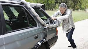 Viac nápadov od ivan bartoš. Ivan Bartos Si Nasel Praci V Autobazaru Kvuli Tvrde Praci Jsem Zestarnul O 20 Let Tvrdi Muzi V Cesku