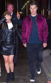 Colin jost news, gossip, photos of colin jost, biography, colin jost girlfriend list 2016. Colin Jost Is Father Figure For Scarlett Johansson S Daughter Daily Mail Online