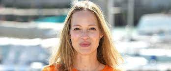 Qui est son compagnon hervé ruet . Elodie Frenck A Retrouve Son Mari Herve Ruet Suite A Un Tsunami En Thailande