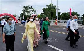 Bà hiện là ủy viên ban chấp hành trung ương đảng cộng sản việt nam khóa xiii, phó chủ tịch nước cộng hòa xã hội chủ nghĩa việt nam, đại biểu quốc hội khóa xiv thuộc đoàn đại biểu quốc hội tỉnh an giang, trưởng đoàn đại. Pho Chá»§ Tá»‹ch NÆ°á»›c Vo Thá»‹ Anh Xuan Cáº¯t BÄƒng Khanh Thanh Cáº§u Nguyá»…n Thai Há»c Baotintuc Vn