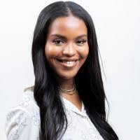 Sophia Blake's Instagram, Twitter & Facebook