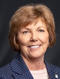 Jennifer Nyland's Instagram, Twitter & Facebook