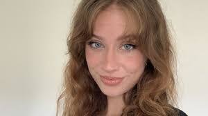 Alice Conner's Instagram, Twitter & Facebook