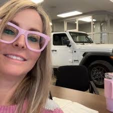 Lori May's Instagram, Twitter & Facebook