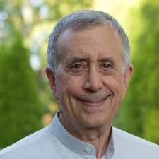 Suzanne Strand's Instagram, Twitter & Facebook