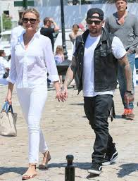 Cameron diaz joins mptf to. Odd Couple Cameron Diaz And The Guy From Good Charlotte Popbabble