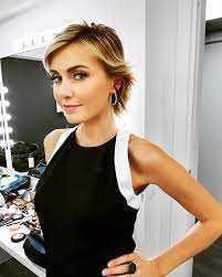 Sabrina scampini è una giornalista e conduttrice televisiva italiana. Sabrina Scampini Biografia Eta Altezza Peso Figli Marito Malattia E Vita Privata Spettegolando