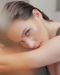 Because diamonds are a girl's bestfriend 💎