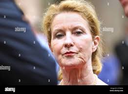 It 1047 hi-res stock photography and images