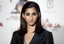 She took part in many tv series such as boro boro, la marca del deseo, cybersix and 099 central. Mauro A Twitter Me Atrevo A Decir Que Alba Flores Y Carolina Peleritti Son La Misma Persona