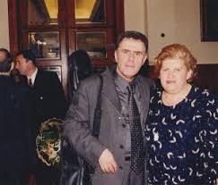 Ολουσ τουσ ταφουσ γυρισα 4. Filiw Pyrgakh H Basilissa Toy Dhmotikoy Tragoydioy 60 Xronia Sto Palko Periodiko Palko