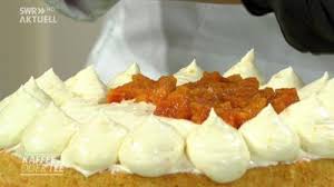 Martin gehrlein füllt pfannkuchen mit sauerkraut und stängelkohl. Sendung Verpasst Kaffee Oder Tee Rezepte Saftiger Kurbiskuchen Mit Orangencreme Vom 02 10 2020 Swr