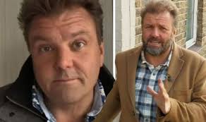 Bbc1's homes under the hammer. Martin Roberts Snaps Lay Off As Mo Gilligan Pokes Fun At Homes Under The Hammer Issue Eagles Vine