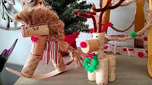 Reindeer corks | easy diy wine cork decor project by diy ready at related: Diy Wine Cork Reindeer Ornament Diy Ways