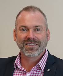 Glenn Farrell's Instagram, Twitter & Facebook